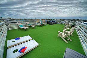 Lost Shaker of Salt by Avantstay Rooftop Pool