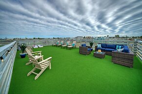 Lost Shaker of Salt by Avantstay Rooftop Pool