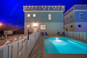 Lost Shaker of Salt by Avantstay Rooftop Pool