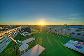Lost Shaker of Salt by Avantstay Rooftop Pool