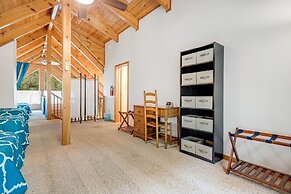 Twin Creeks Lodge by Avantstay 33 Acre Retreat