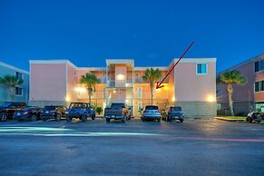 Bubbly Blew by Avantstay Beachfront Condo View