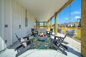 Alright Alright Alright by Avantstay Pool