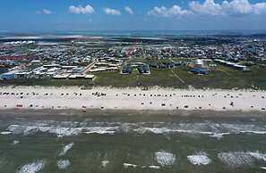 Alright Alright Alright by Avantstay Pool