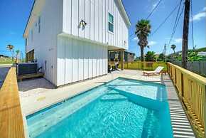 Alright Alright Alright by Avantstay Pool