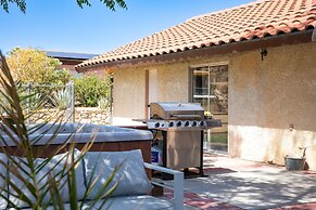 Desert Shadows by Avantstay Breathtaking Views Pool