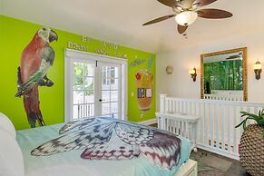 Midnight Cowboy by Avantstay 3 Artistic Spaces