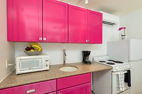 Midnight Cowboy by Avantstay 3 Artistic Spaces