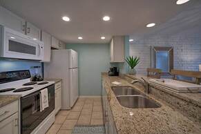 Stay Palm by Avantstay Beach Access Balcony