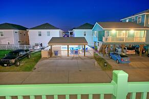 Reel Life Dreams by Avantstay Pool Near Beach