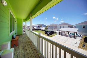 Reel Life Dreams by Avantstay Pool Near Beach