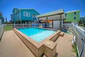 Reel Life Dreams by Avantstay Pool Near Beach