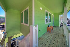 Reel Life Dreams by Avantstay Pool Near Beach