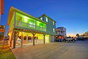 Reel Life Dreams by Avantstay Pool Near Beach