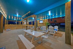 Blutopia by Avantstay Outdoor Lounge w Bar