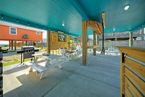 Blutopia by Avantstay Outdoor Lounge w Bar