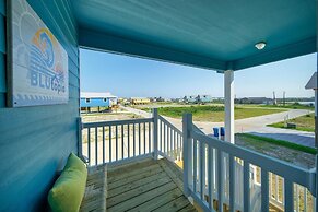 Blutopia by Avantstay Outdoor Lounge w Bar