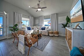 Blutopia by Avantstay Outdoor Lounge w Bar