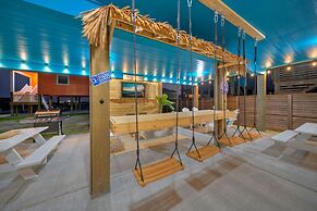 Blutopia by Avantstay Outdoor Lounge w Bar