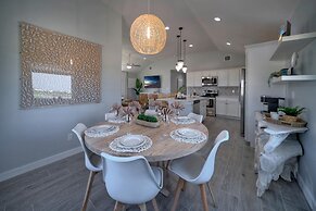 Blutopia by Avantstay Outdoor Lounge w Bar