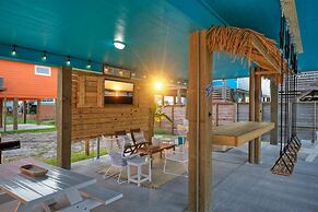 Blutopia by Avantstay Outdoor Lounge w Bar