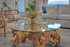 Blutopia by Avantstay Outdoor Lounge w Bar