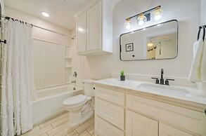 Palm House by Avantstay Pool Game Room Patio