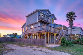 Palm House by Avantstay Pool Game Room Patio