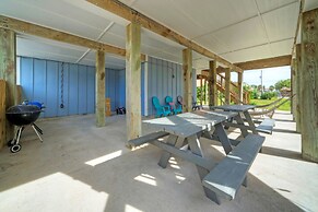 Palm House by Avantstay Pool Game Room Patio