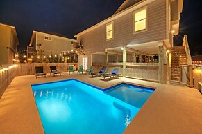 Palm House by Avantstay Pool Game Room Patio