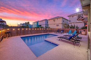 Palm House by Avantstay Pool Game Room Patio