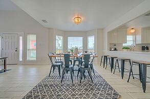 Palm House by Avantstay Pool Game Room Patio