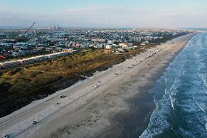 Rise N Beach by Avantstay Beachfront w Pool