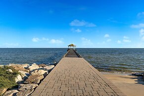 Bay Cottage by Avantstay Waterfront Pier Pond