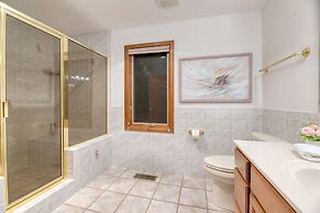 Bay Cottage by Avantstay Waterfront Pier Pond