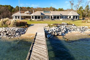 Bay House by Avantstay Waterfront Pier Pond