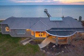 Bay House by Avantstay Waterfront Pier Pond