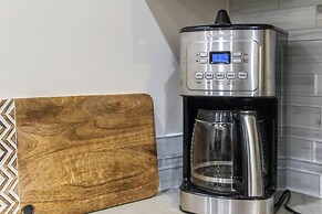 Modern Escape by Avanstay Views 10min to Town