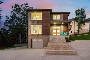 Modern Escape by Avanstay Views 10min to Town