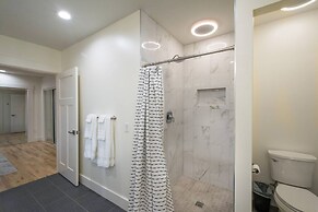 Modern Escape by Avanstay Views 10min to Town