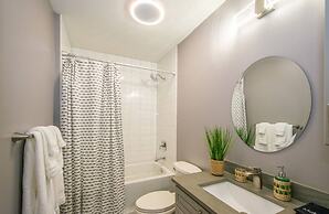 Modern Escape by Avanstay Views 10min to Town