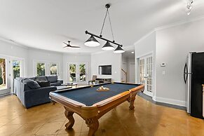 Jake s Lake House by Avantstay Lake Gazebo