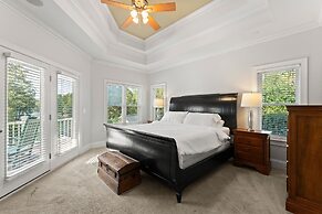 Jake s Lake House by Avantstay Lake Gazebo