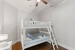 Jake s Lake House by Avantstay Lake Gazebo