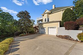 Jake s Lake House by Avantstay Lake Gazebo