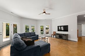 Jake s Lake House by Avantstay Lake Gazebo