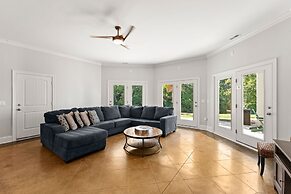 Jake s Lake House by Avantstay Lake Gazebo