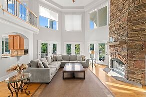 Jake s Lake House by Avantstay Lake Gazebo