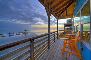 Bayside Lodge by Avantstay Panoramic Water Views