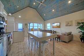 Bayside Lodge by Avantstay Panoramic Water Views